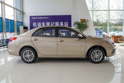 2020款 1.5L CVT尊贵型-外观-图片-有驾