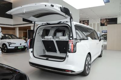 2025款 Ultra 六座-空间-图片-有驾