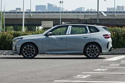 2025款 xDrive30L 尊享型 M运动曜夜套装-外观-图片-有驾