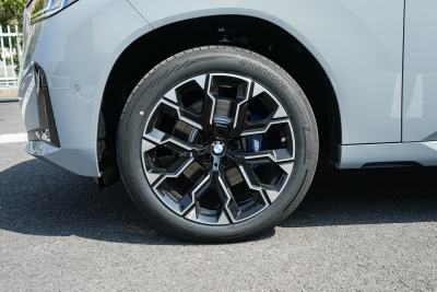 2025款 xDrive30L 尊享型 M运动曜夜套装-外观-图片-有驾