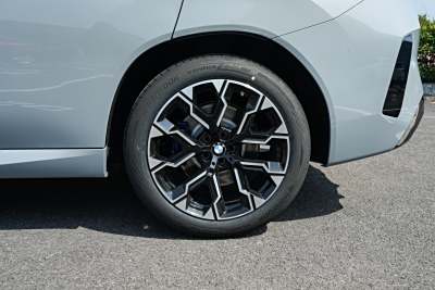 2025款 xDrive30L 尊享型 M运动曜夜套装-外观-图片-有驾