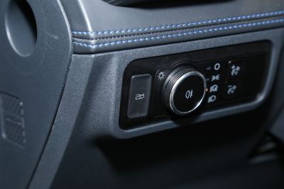 2024款 5.0L V8 Dark Horse-空间-图片-有驾