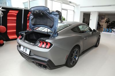 2024款 5.0L V8 Dark Horse-空间-图片-有驾