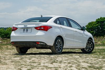 2025款 卓越版 1.5L CVT风尚型-外观-图片-有驾