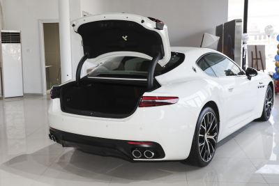 2023款 3.0T Modena-空间-图片-有驾
