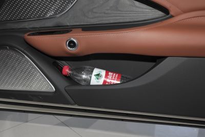 2023款 3.0T Modena-空间-图片-有驾