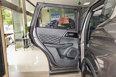 2023款 1.5T CVT四驱尊耀版 7座-内饰-图片-有驾