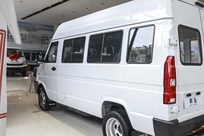 2025款 2.5T A37M1多用途乘用车 中轴中顶双胎-外观-图片-有驾