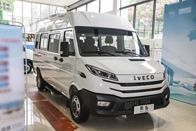 2025款 2.5T A37M1多用途乘用车 中轴中顶双胎-外观-图片-有驾