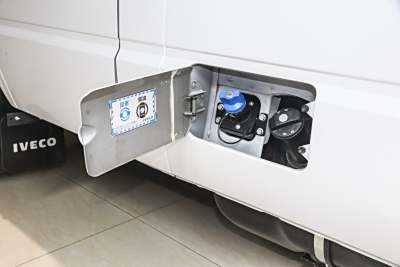2025款 2.5T A37M1多用途乘用车 中轴中顶双胎-外观-图片-有驾