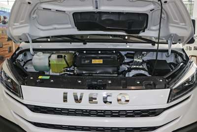 2025款 2.5T A37M1多用途乘用车 中轴中顶双胎-外观-图片-有驾