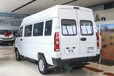 2025款 2.5T A37M1多用途乘用车 中轴中顶双胎-外观-图片-有驾