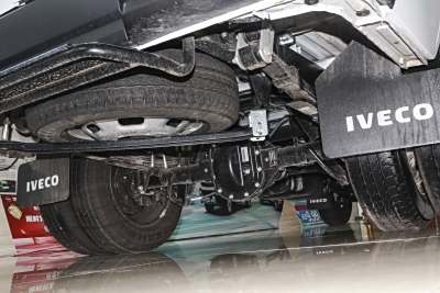 2025款 2.5T A37M1多用途乘用车 中轴中顶双胎-外观-图片-有驾