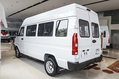 2025款 2.5T A37M1多用途乘用车 中轴中顶双胎-外观-图片-有驾