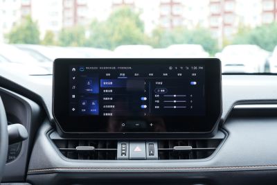2024款 2.0L CVT两驱风尚Plus版-内饰-图片-有驾