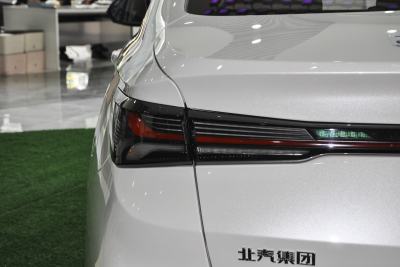 2021款 1.5T CVT尊贵版-外观-图片-有驾