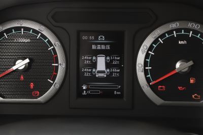 2024款 M5L 1.5T 手动豪华型 7座-内饰-图片-有驾