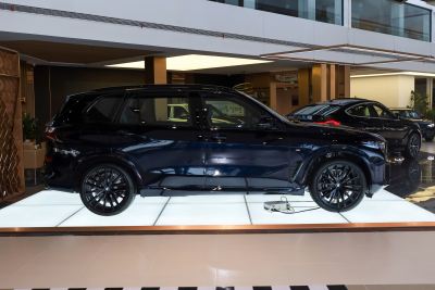 2026款 xDrive 40Li 尊享型M运动曜夜套装-外观-图片-有驾