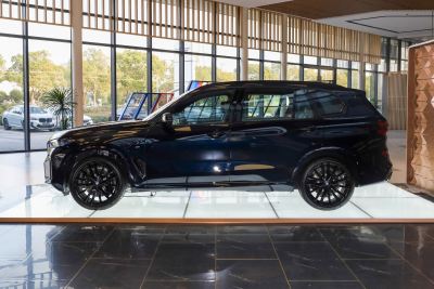 2026款 xDrive 40Li 尊享型M运动曜夜套装-外观-图片-有驾