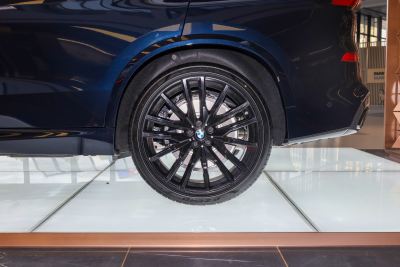 2026款 xDrive 40Li 尊享型M运动曜夜套装-外观-图片-有驾