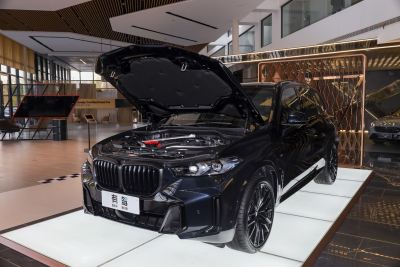 2026款 xDrive 40Li 尊享型M运动曜夜套装-外观-图片-有驾