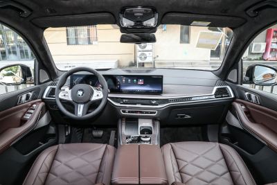 2023款 xDrive 40Li M运动曜夜套装-内饰-图片-有驾