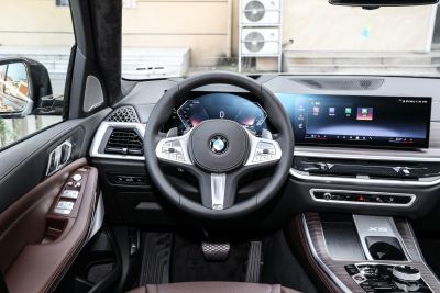 2023款 xDrive 40Li M运动曜夜套装-内饰-图片-有驾