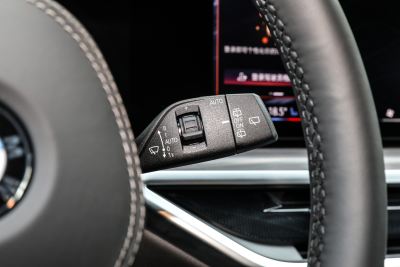 2023款 xDrive 40Li M运动曜夜套装-内饰-图片-有驾