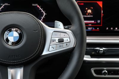 2023款 xDrive 40Li M运动曜夜套装-内饰-图片-有驾