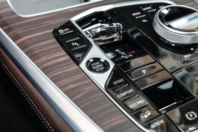 2023款 xDrive 40Li M运动曜夜套装-内饰-图片-有驾