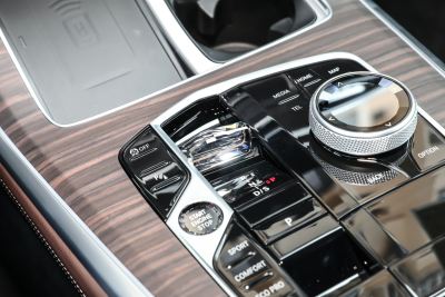 2023款 xDrive 40Li M运动曜夜套装-内饰-图片-有驾