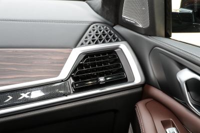 2023款 xDrive 40Li M运动曜夜套装-内饰-图片-有驾