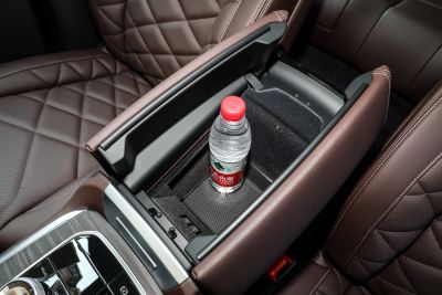 2023款 xDrive 40Li M运动曜夜套装-内饰-图片-有驾