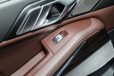 2023款 xDrive 40Li M运动曜夜套装-内饰-图片-有驾