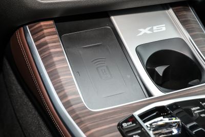 2023款 xDrive 40Li M运动曜夜套装-内饰-图片-有驾