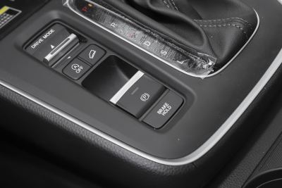 2024款 240TURBO 四驱臻享版 5座-内饰-图片-有驾