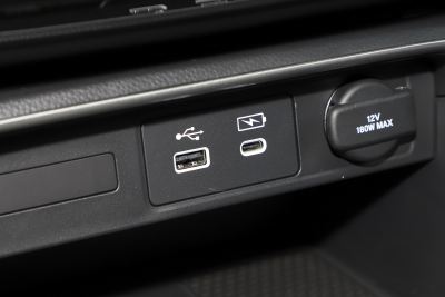 2024款 240TURBO 四驱臻享版 5座-内饰-图片-有驾