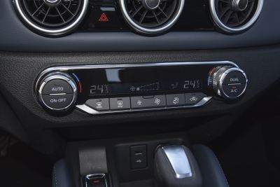 2025款 荣誉 2.0L CVT XV+领先版-内饰-图片-有驾