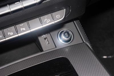 2025款 quattro 45周年典藏版 45 TFSI 豪华动感型-内饰-图片-有驾