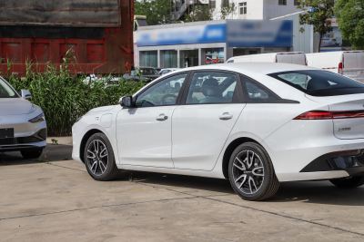 2025款 520km 尊享版-外观-图片-有驾