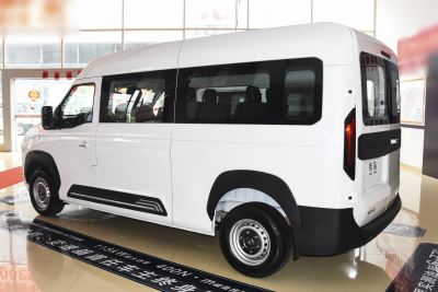 2026款 远行·泊然 2.0T 自动中轴中顶基础版-外观-图片-有驾