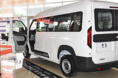 2026款 远行·泊然 2.0T 自动中轴中顶基础版-外观-图片-有驾