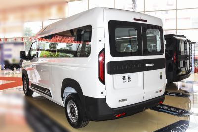 2026款 远行·泊然 2.0T 自动中轴中顶基础版-外观-图片-有驾