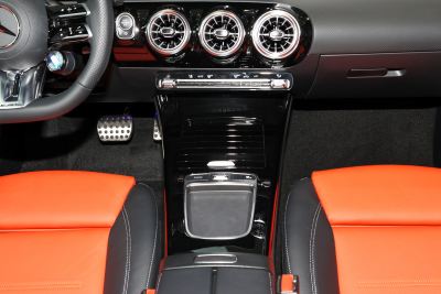 2025款 改款 AMG A 35 L 4MATIC-内饰-图片-有驾 2025款 改款 AMG A 35 L 4MATIC-内饰-图片-有驾