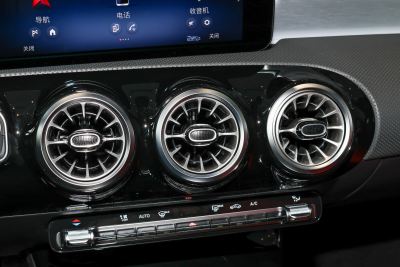 2025款 改款 AMG A 35 L 4MATIC-内饰-图片-有驾 2025款 改款 AMG A 35 L 4MATIC-内饰-图片-有驾