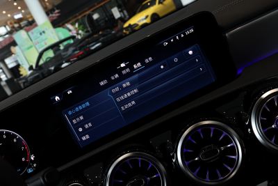 2025款 改款 AMG A 35 L 4MATIC-内饰-图片-有驾 2025款 改款 AMG A 35 L 4MATIC-内饰-图片-有驾