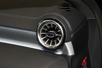 2025款 改款 AMG A 35 L 4MATIC-内饰-图片-有驾 2025款 改款 AMG A 35 L 4MATIC-内饰-图片-有驾