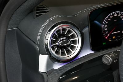 2025款 改款 AMG A 35 L 4MATIC-内饰-图片-有驾 2025款 改款 AMG A 35 L 4MATIC-内饰-图片-有驾