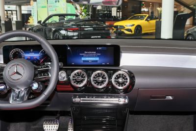2025款 改款 AMG A 35 L 4MATIC-内饰-图片-有驾 2025款 改款 AMG A 35 L 4MATIC-内饰-图片-有驾