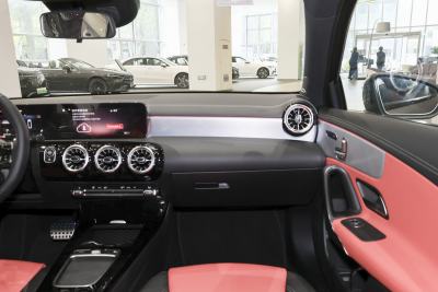 2025款 改款 AMG A 35 L 4MATIC-内饰-图片-有驾 2025款 改款 AMG A 35 L 4MATIC-内饰-图片-有驾